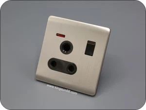 M9 15A Switched Socket