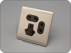 M9 3 Gang Universal Multi Socket