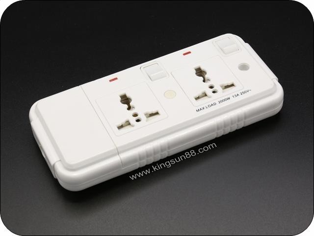 Soket Ekstensi Universal dengan Lampu Individual