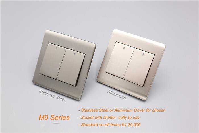 13A Universal Socket With Switch